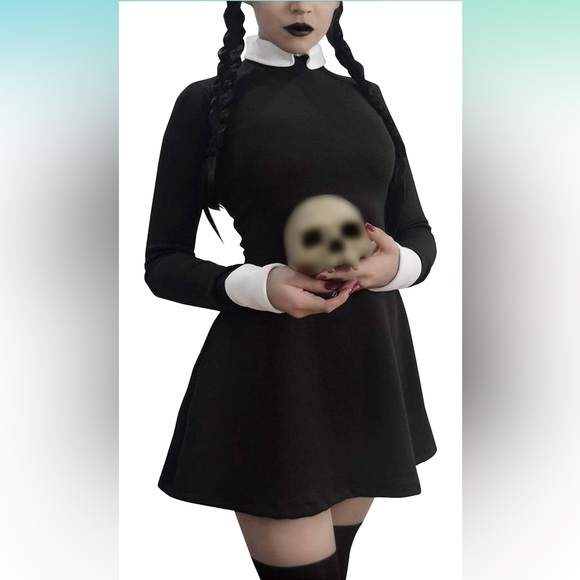 Wednesday Addams costume - Picture 3 of 7